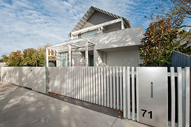 Modern picket fencing